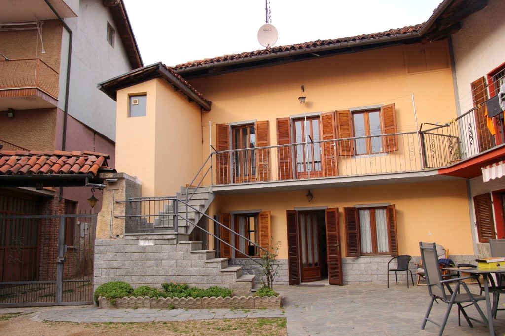 Casa semi-indipendente in  vendita in Giaveno- Via Vittorio Emanuele